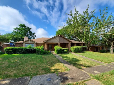 10212 Hillhouse Lane