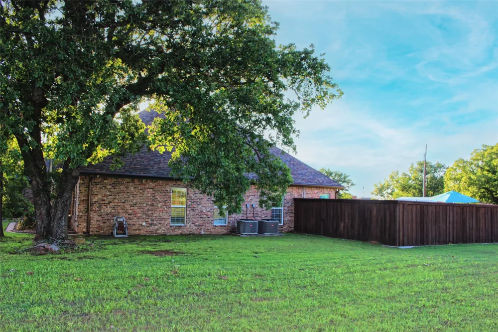 2601 NE 23rd Street Mineral Wells, TX 76067