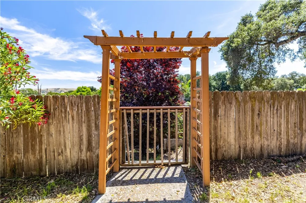 4541 Yerba Atascadero, CA 93422