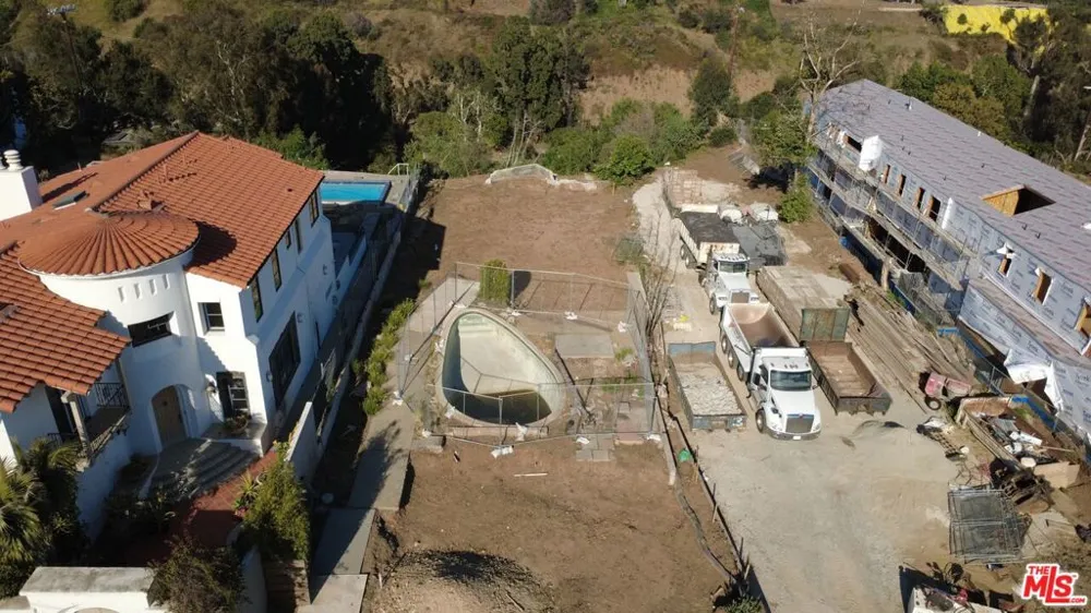 1028 Chautauqua Boulevard Pacific Palisades, CA 90272