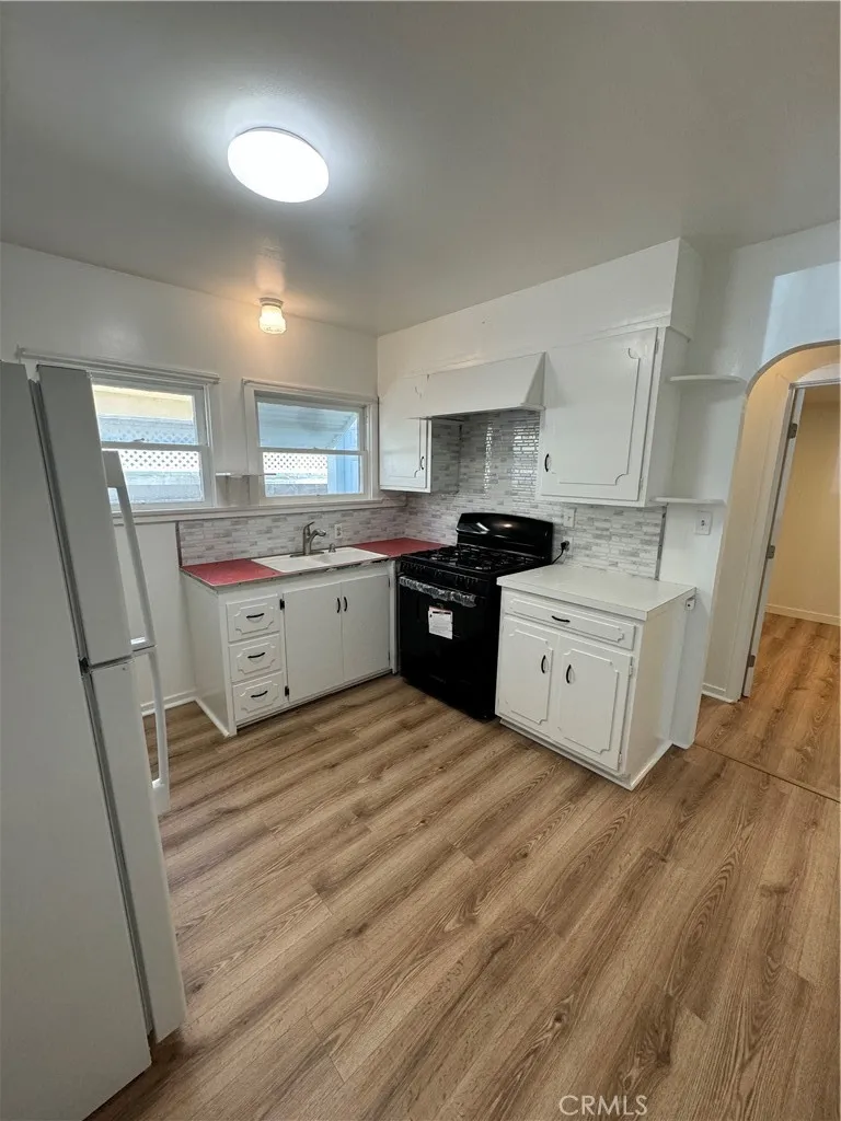 624 1st Hermosa Beach, CA 90254