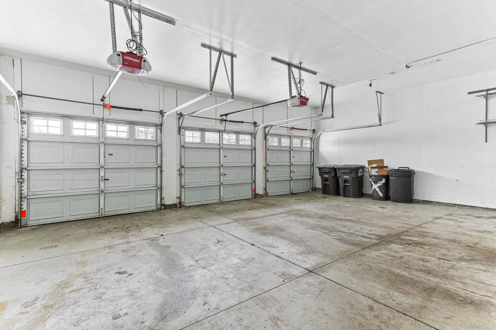 49896 Parkside Drive Northville, MI 48168