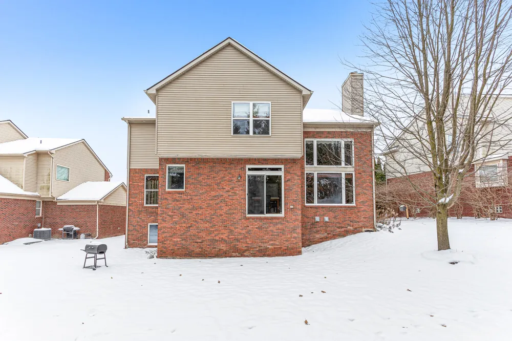 49896 Parkside Drive Northville, MI 48168