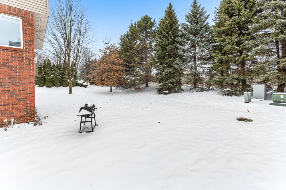 49896 Parkside Drive Northville, MI 48168