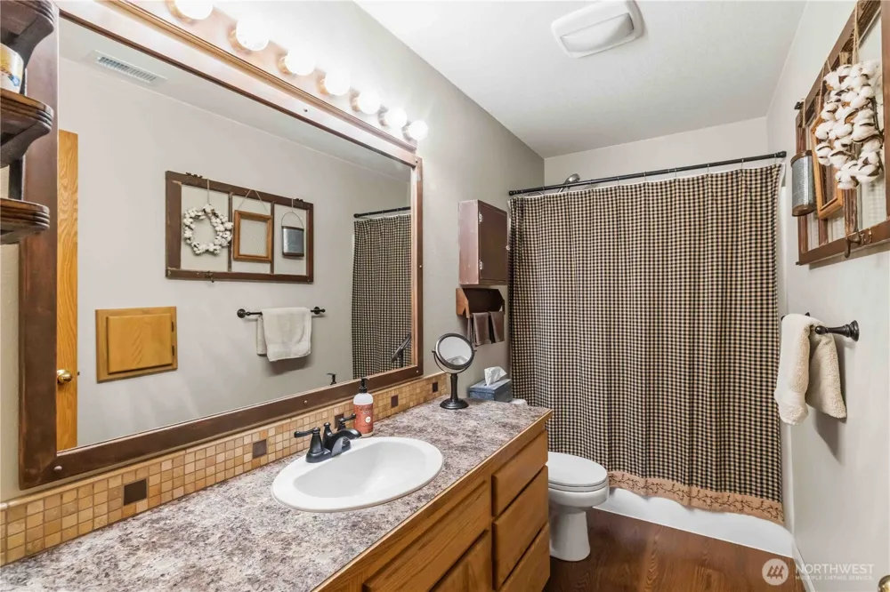 359 Frank Smith Road Toutle, WA 98649
