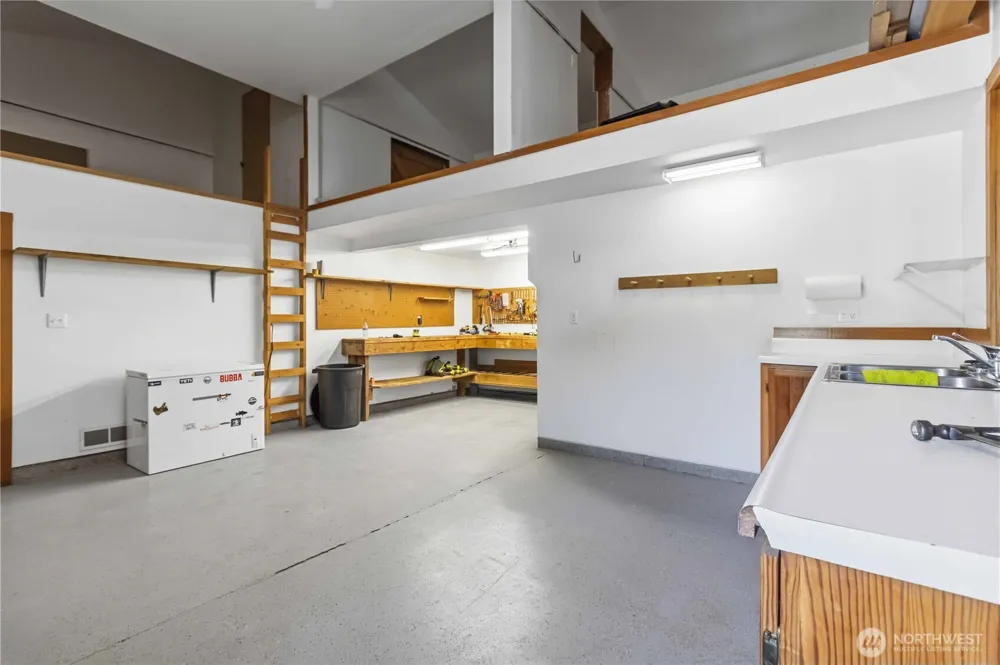 359 Frank Smith Road Toutle, WA 98649