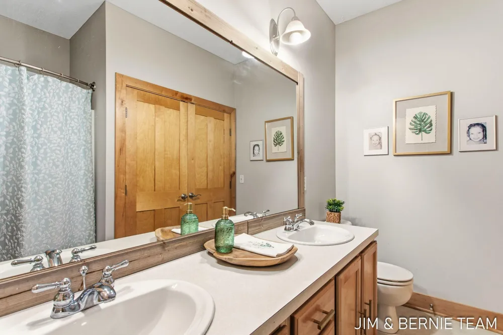 6427 Sand Castle View Laketown Township, MI 49423