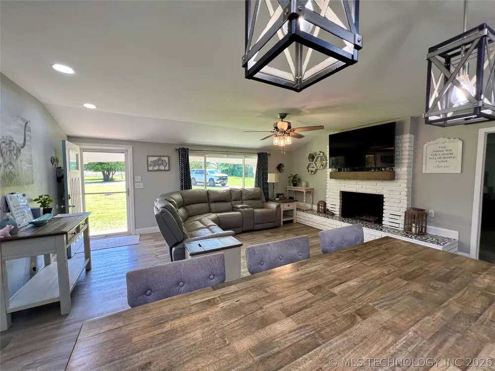 20014 Highway 32 Kingston, OK 73439