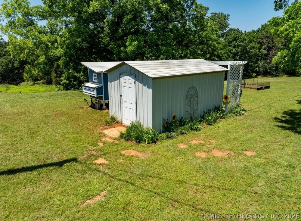 20014 Highway 32 Kingston, OK 73439