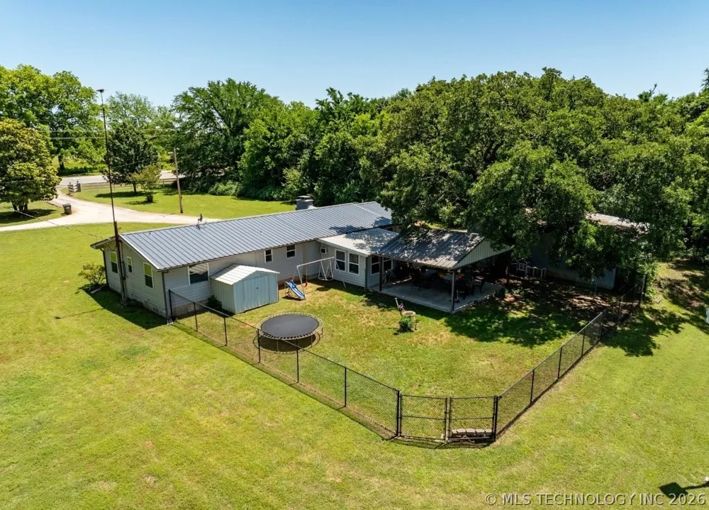 20014 Highway 32 Kingston, OK 73439