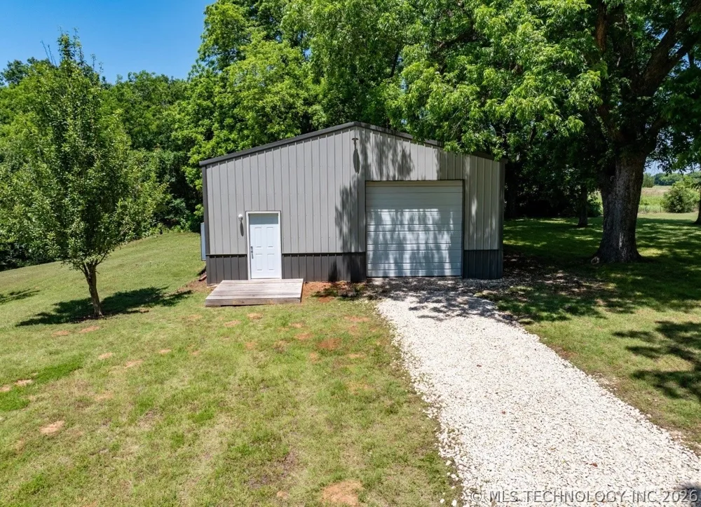 20014 Highway 32 Kingston, OK 73439