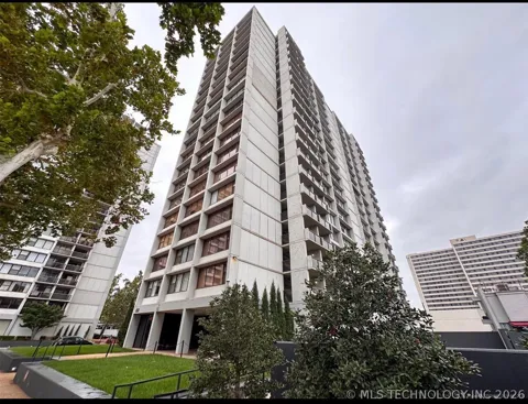 450 W 7th Street S #906