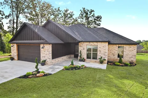 685 Woodlands Drive