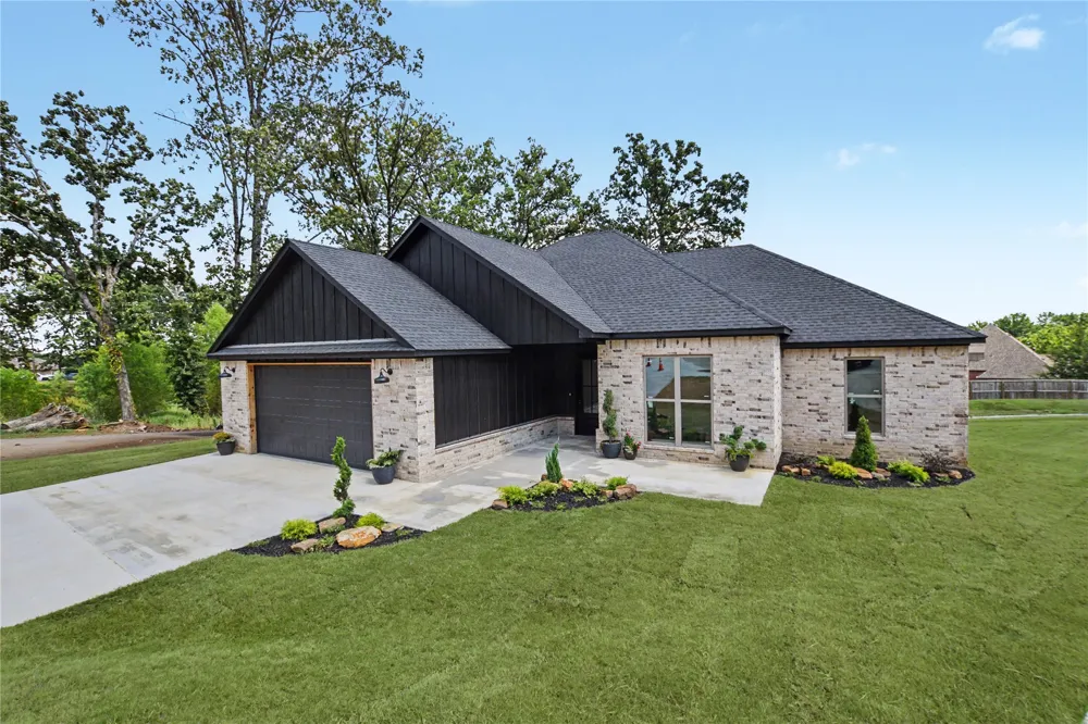 685 Woodlands Drive Tahlequah, OK 74464