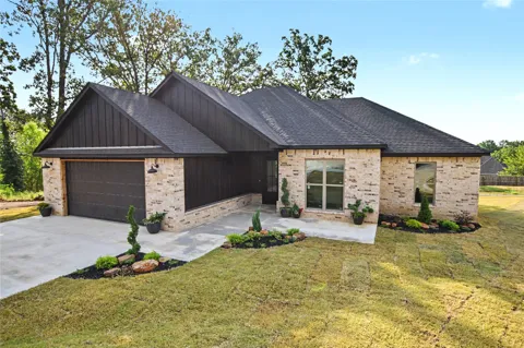 685 Woodlands Drive