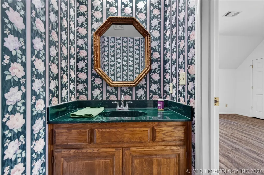 6700 SE Quail Ridge Road Bartlesville, OK 74006