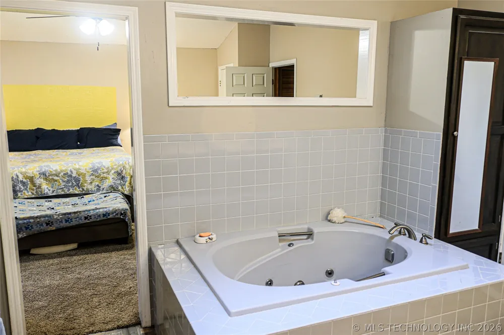 65 Pickle Lane Heavener, OK 74937