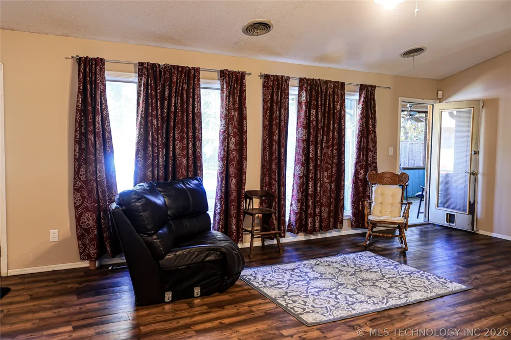 65 Pickle Lane Heavener, OK 74937