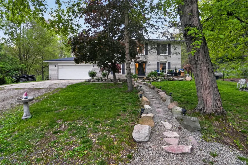 17301 Donohue Road Unadilla Township, MI 48169