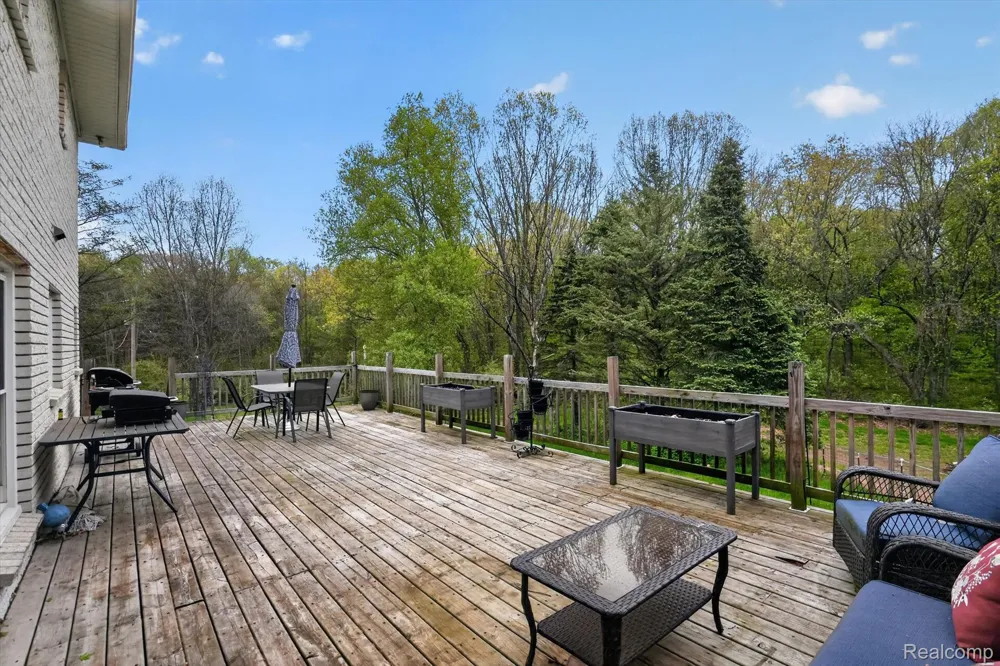 17301 Donohue Road Unadilla Township, MI 48169