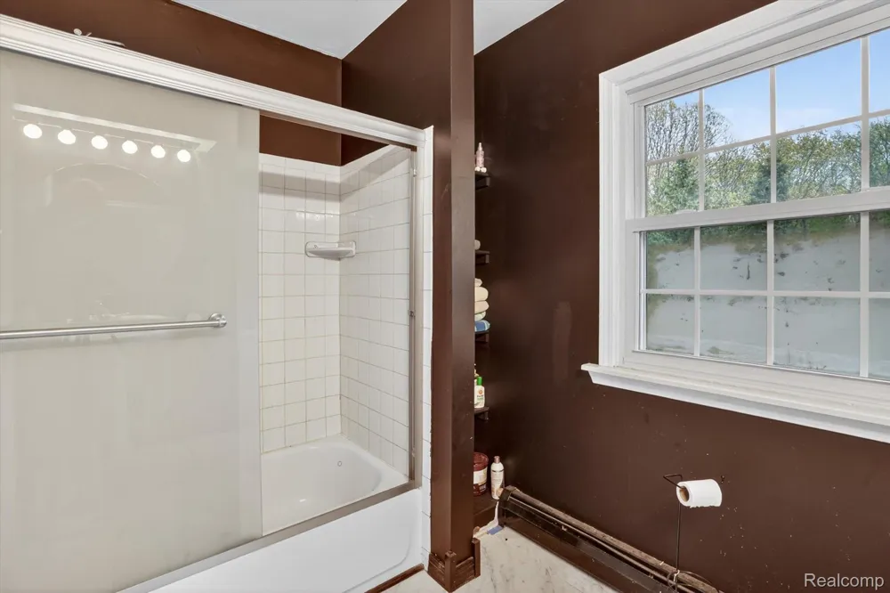 17301 Donohue Road Unadilla Township, MI 48169