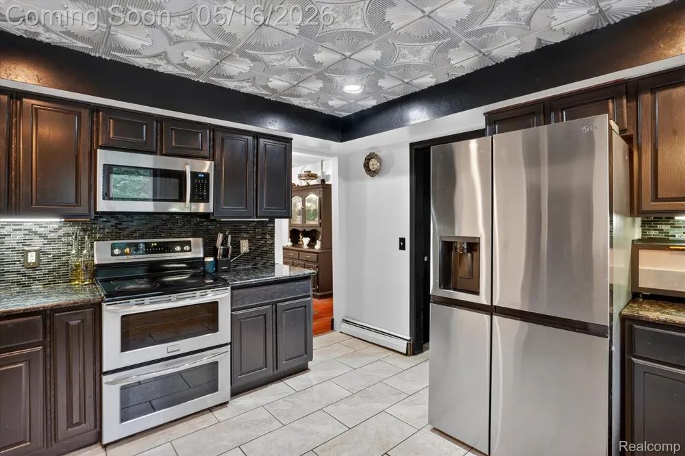 17301 Donohue Road Unadilla Township, MI 48169