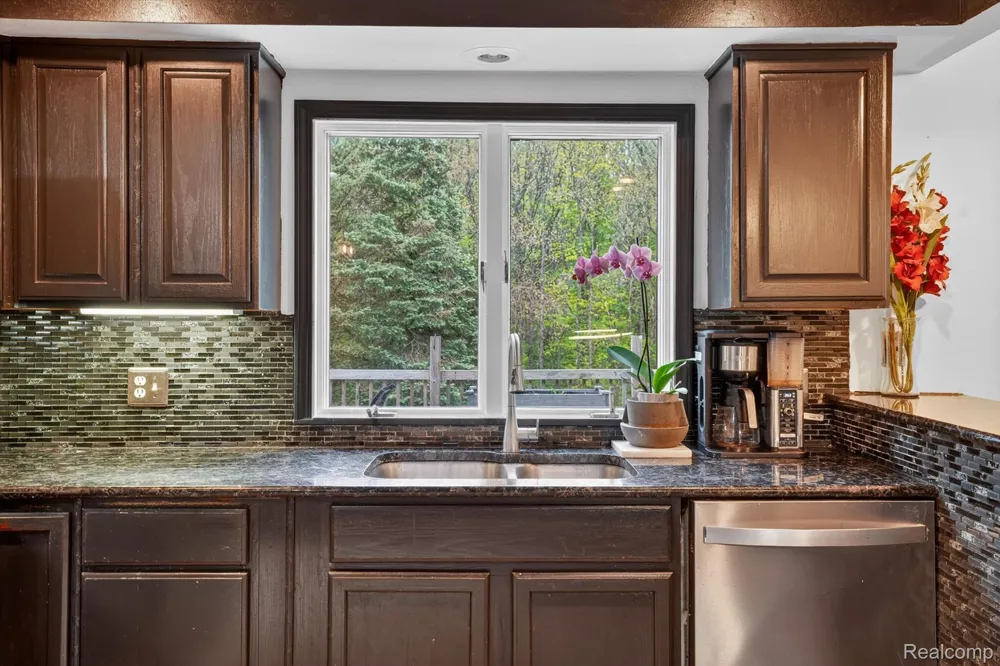 17301 Donohue Road Unadilla Township, MI 48169