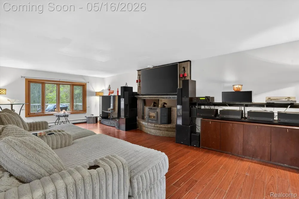 17301 Donohue Road Unadilla Township, MI 48169