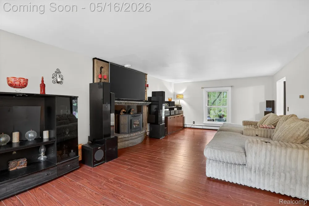 17301 Donohue Road Unadilla Township, MI 48169