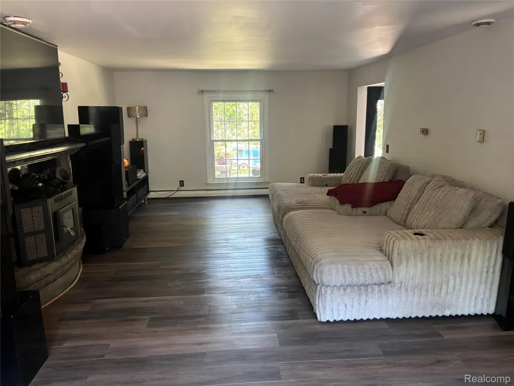17301 Donohue Road Unadilla Township, MI 48169