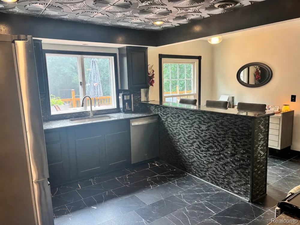 17301 Donohue Road Unadilla Township, MI 48169