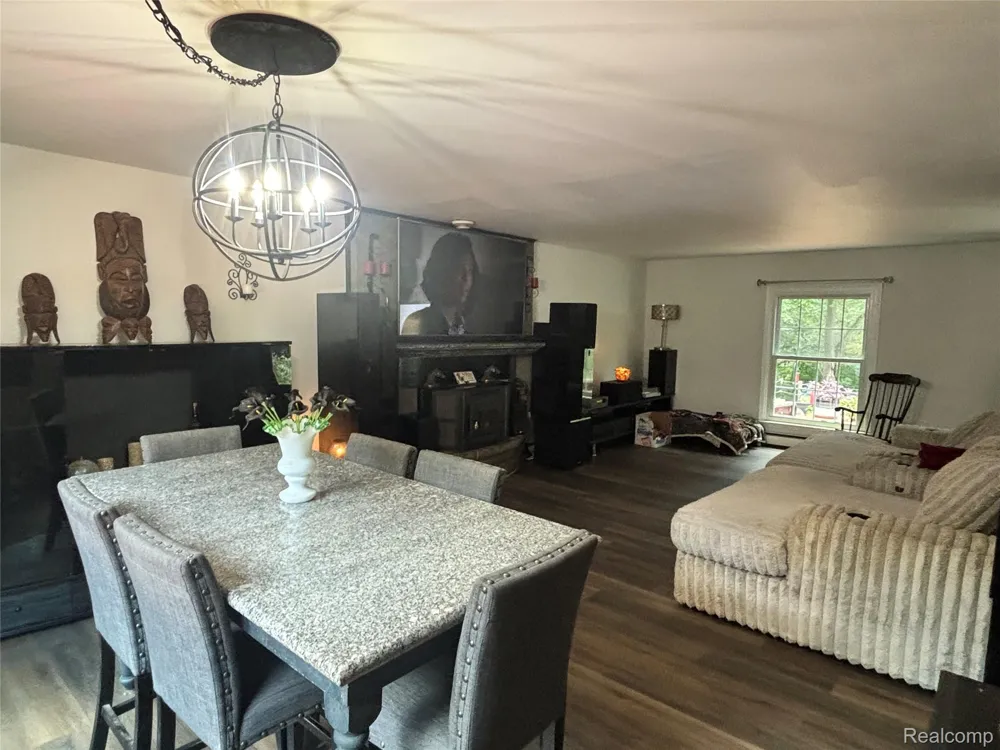 17301 Donohue Road Unadilla Township, MI 48169