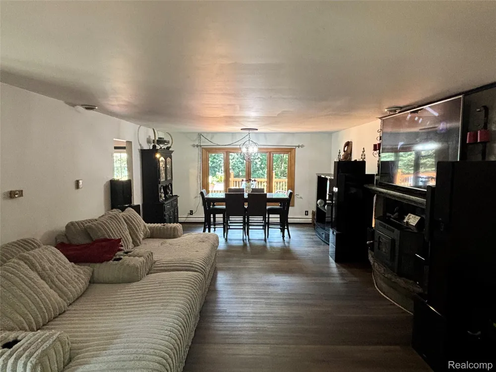 17301 Donohue Road Unadilla Township, MI 48169