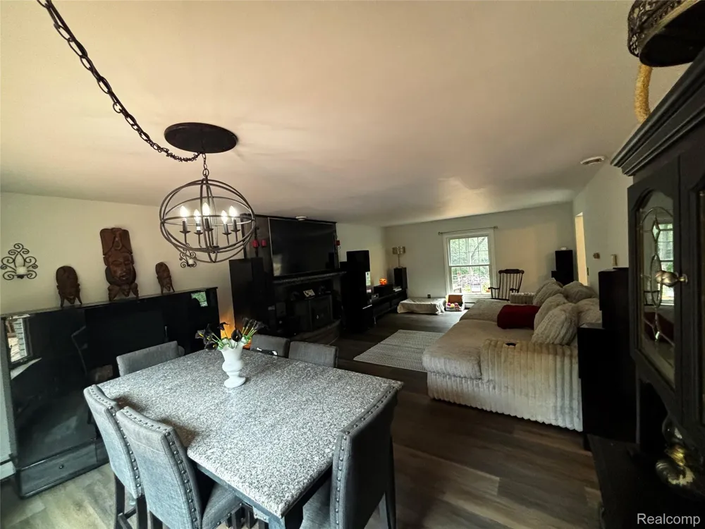 17301 Donohue Road Unadilla Township, MI 48169