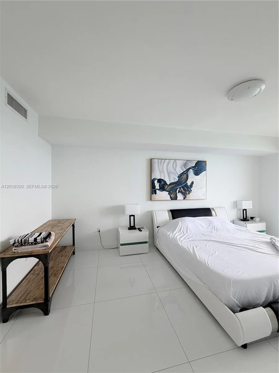1800 S Ocean Dr #3002 Hallandale Beach, FL 33009