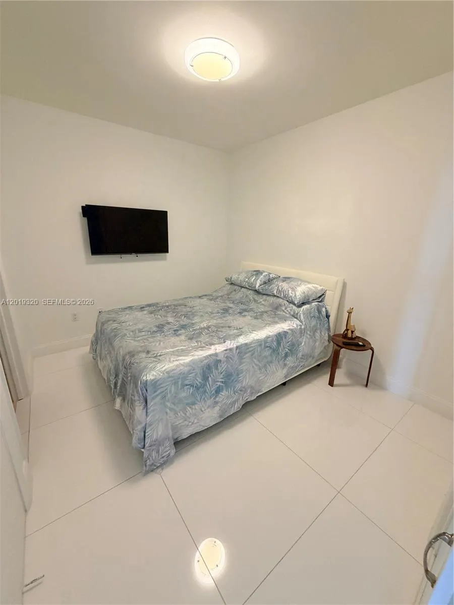 1800 S Ocean Dr #3002 Hallandale Beach, FL 33009