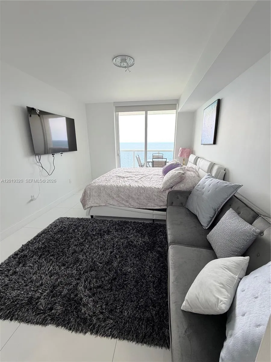 1800 S Ocean Dr #3002 Hallandale Beach, FL 33009