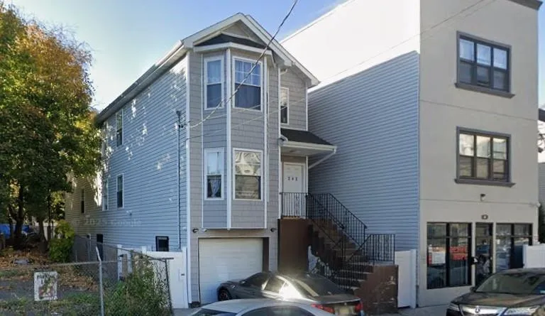 242 GRAHAM AVE Paterson, NJ 07501