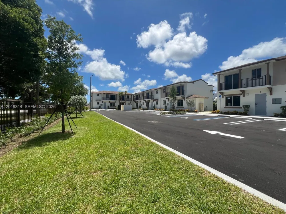 199 Redland Rd #B5 Florida City, FL 33034