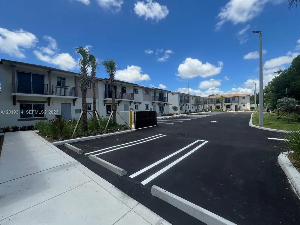 199 Redland Rd #B5 Florida City, FL 33034