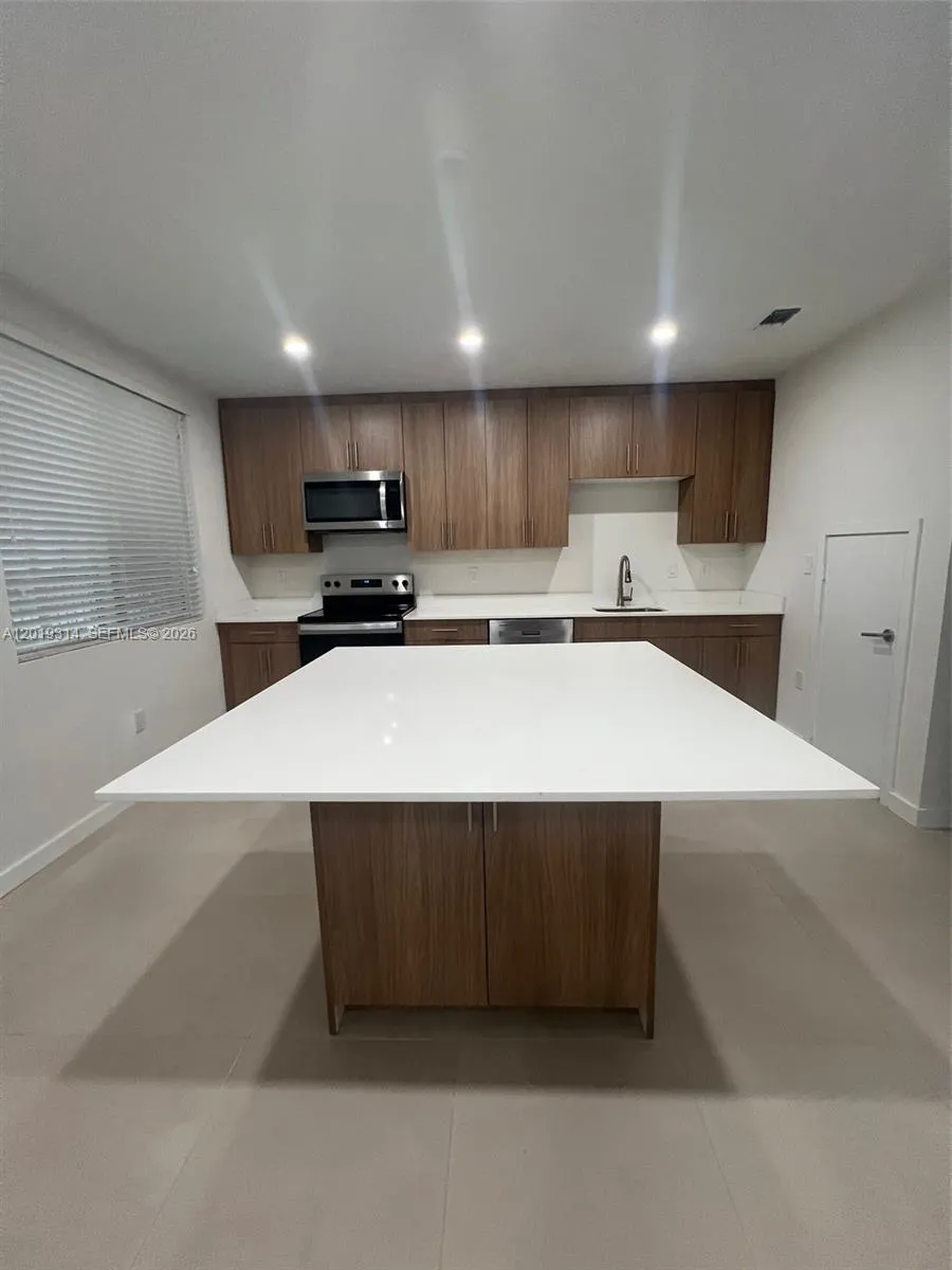 199 Redland Rd #B5 Florida City, FL 33034