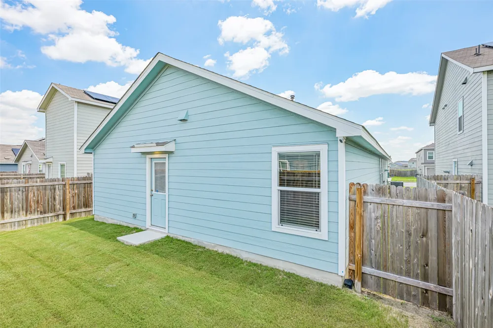 243 Basalt Drive Maxwell, TX 78656