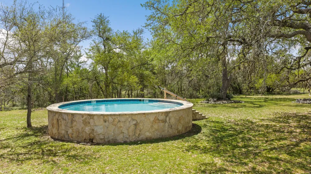 8101 FM 3237 Driftwood, TX 78619