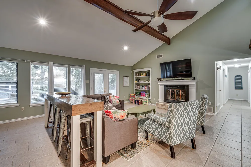 309 Lakewood Drive Waxahachie, TX 75165