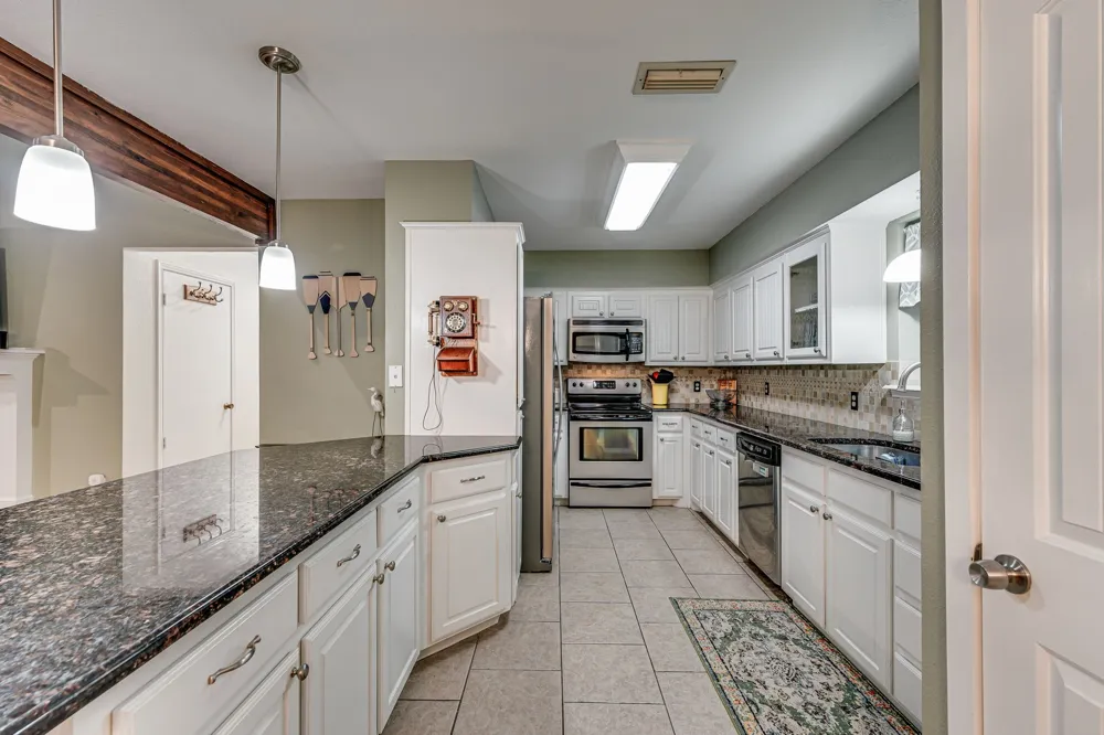 309 Lakewood Drive Waxahachie, TX 75165