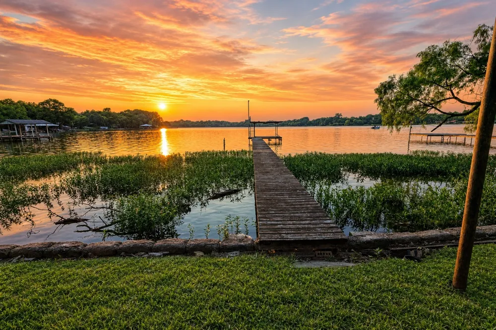 309 Lakewood Drive Waxahachie, TX 75165