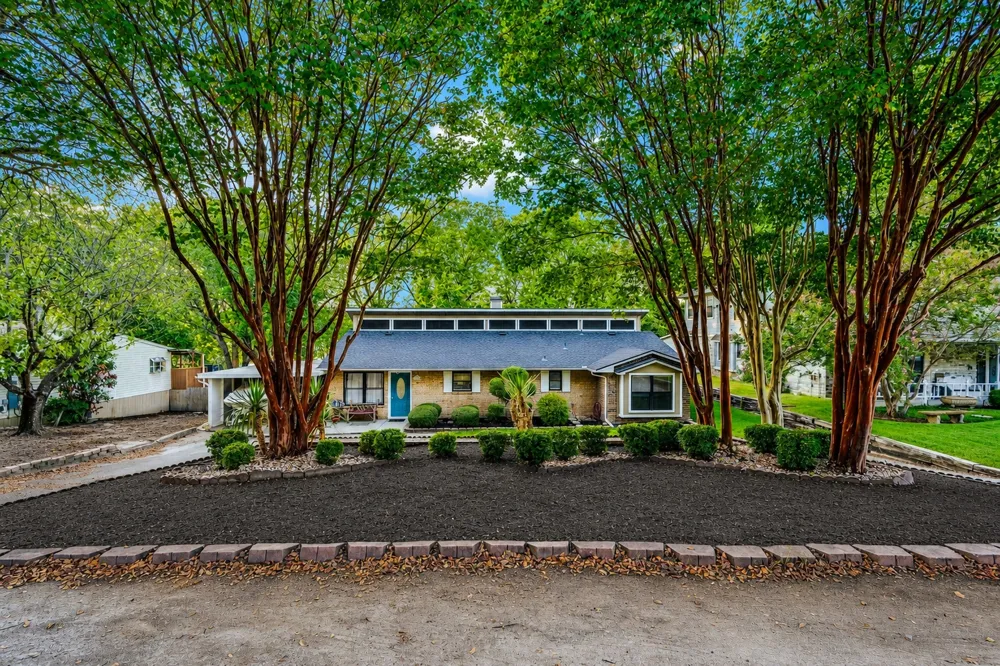 309 Lakewood Drive Waxahachie, TX 75165