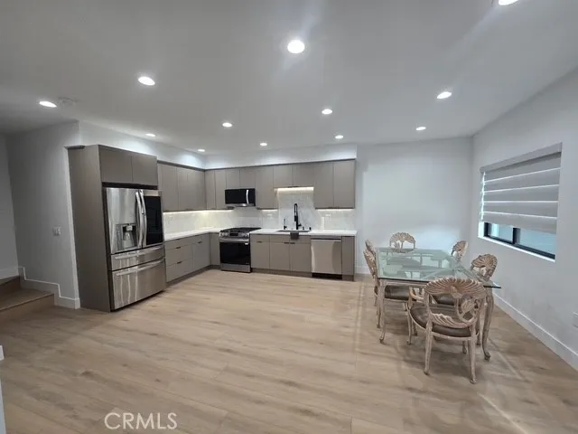 8613 Oakdale Avenue Winnetka, CA 91306