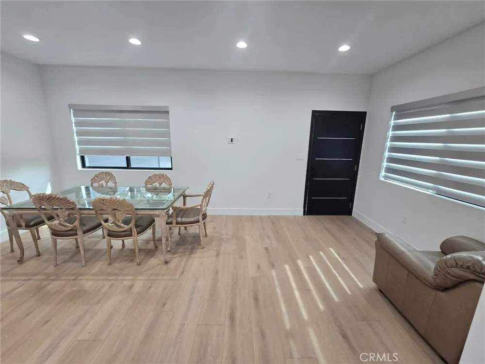 8613 Oakdale Avenue Winnetka, CA 91306