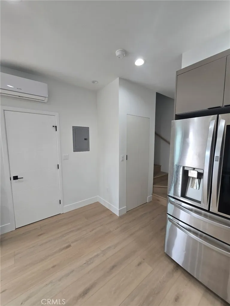 8613 Oakdale Avenue Winnetka, CA 91306
